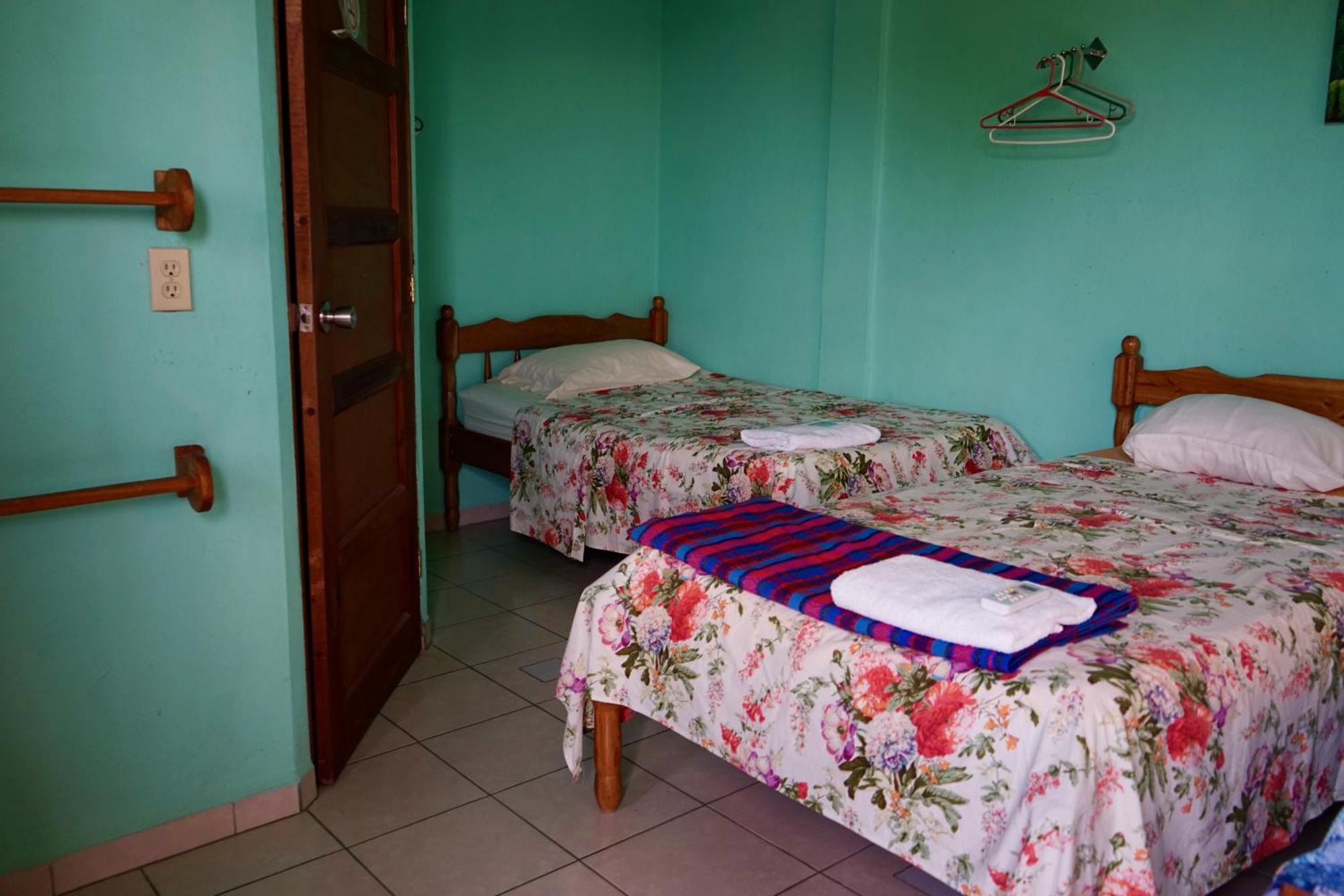 Hilltop Horizon Guesthouse San Ignacio Eksteriør bilde